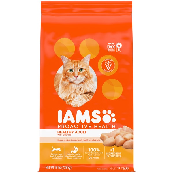 IAMS PROACTIVE HEALTH Adult Dry Cat Food with Chicken 7.26kg Bag image 1